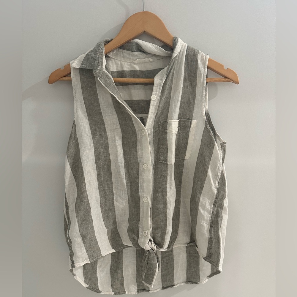 Beach.lunch.lounge tank